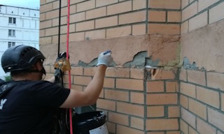 Обследование фасада здания в Архангельске в октябре
